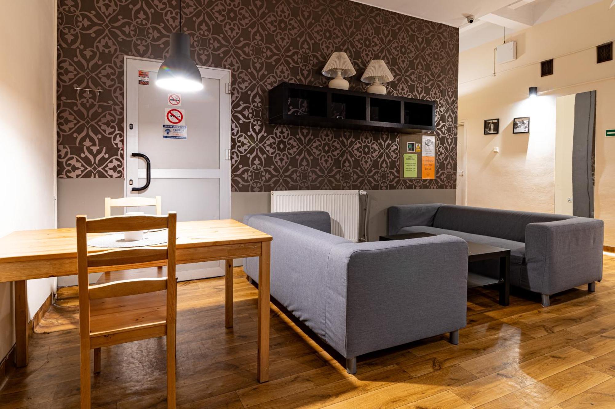 Hostel Orange Plus Stary Toruń Exteriör bild